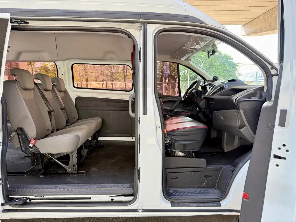 Ford Transit — миниатюра 12