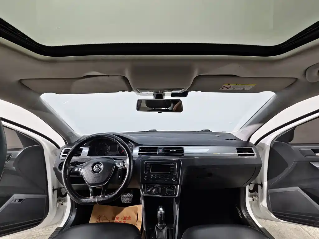 Volkswagen Santana — миниатюра 10