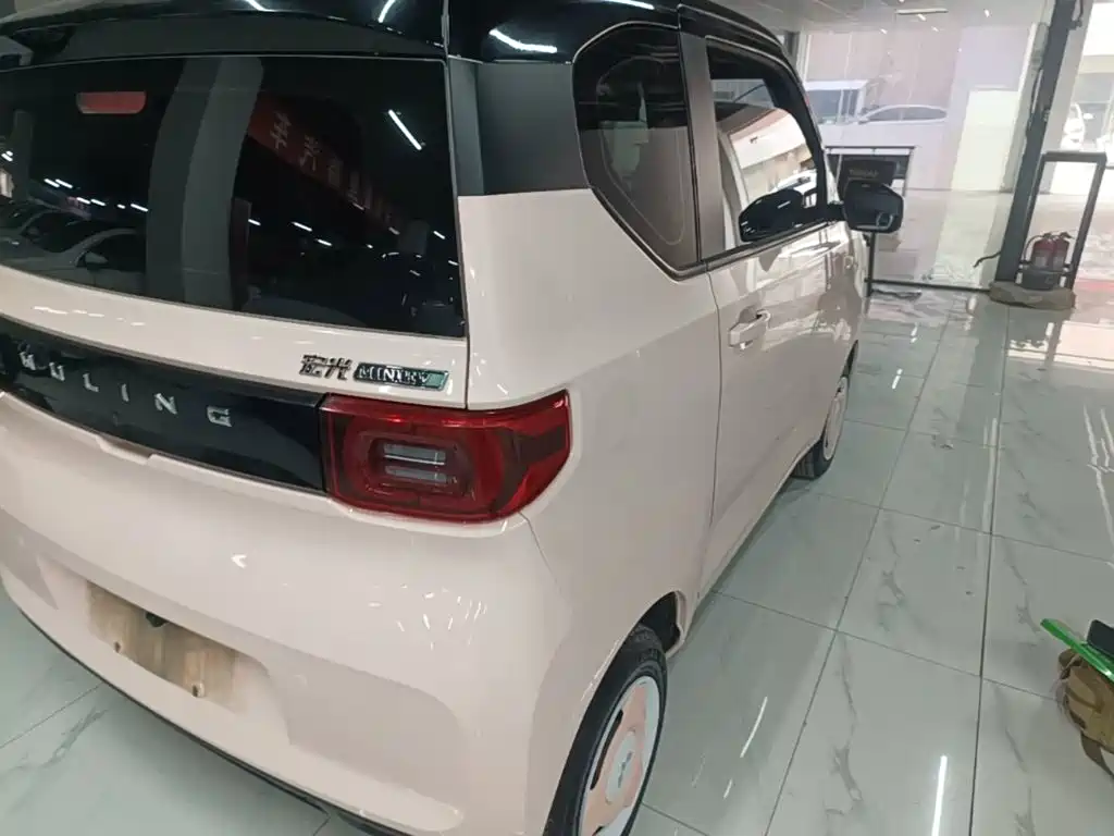 Wuling MINIEV — миниатюра 8