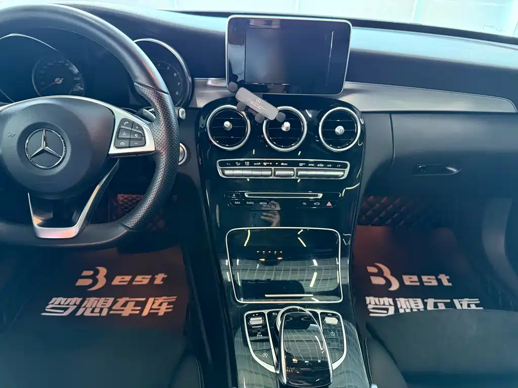 Mercedes-Benz C-Class — миниатюра 14