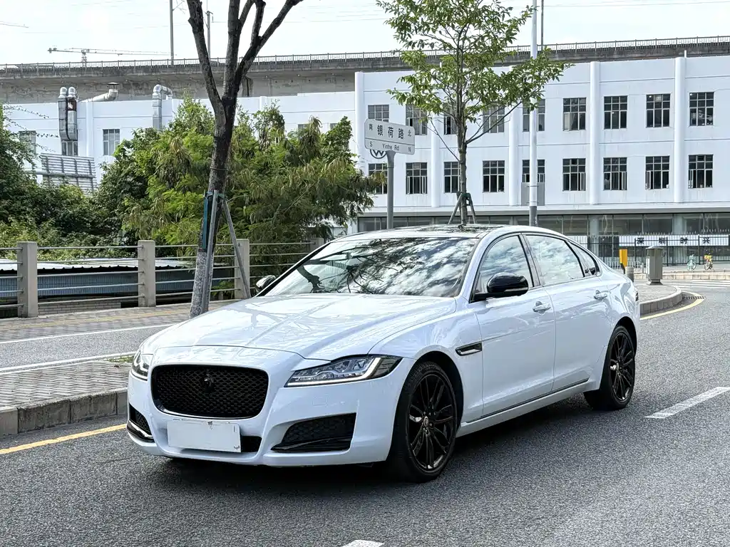 Jaguar XFL 2020