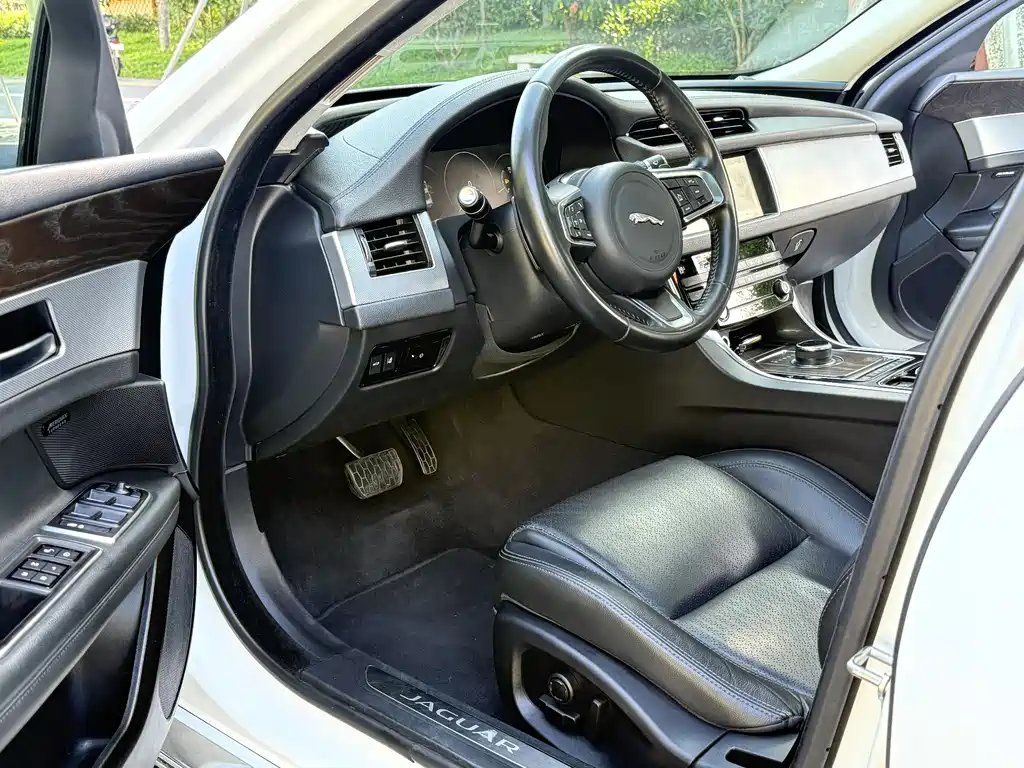 Jaguar XFL 2020 XFL 2.0T P250 Premium