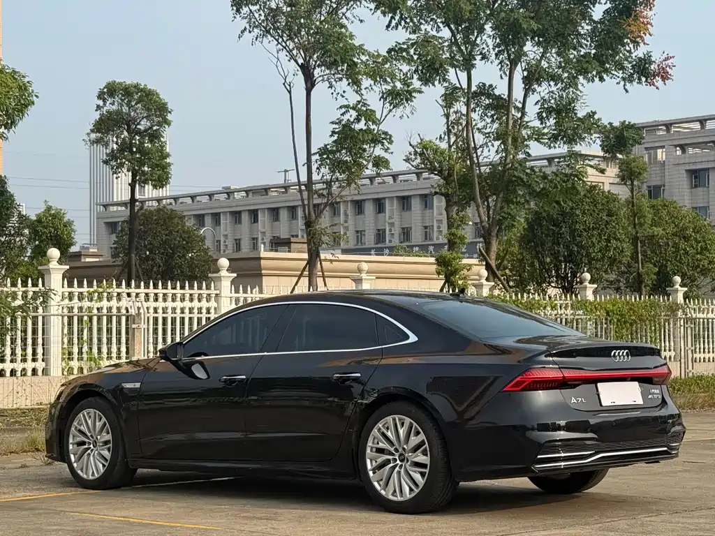 Audi A7L — миниатюра 10