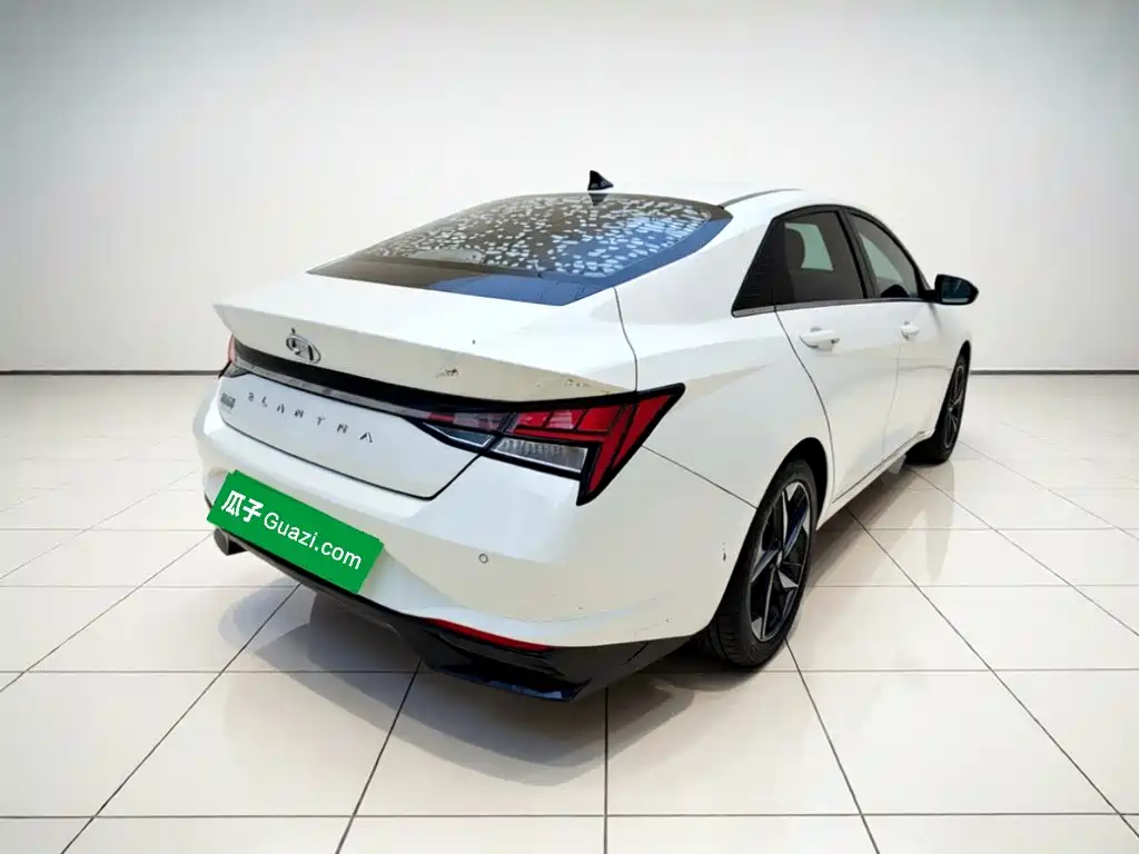 Hyundai Elantra — миниатюра 6