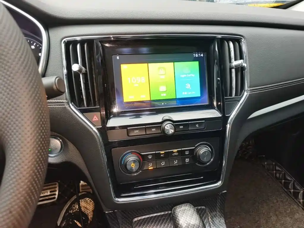 Roewe RX5 — миниатюра 13