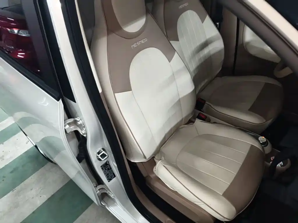 Wuling MINIEV — миниатюра 25