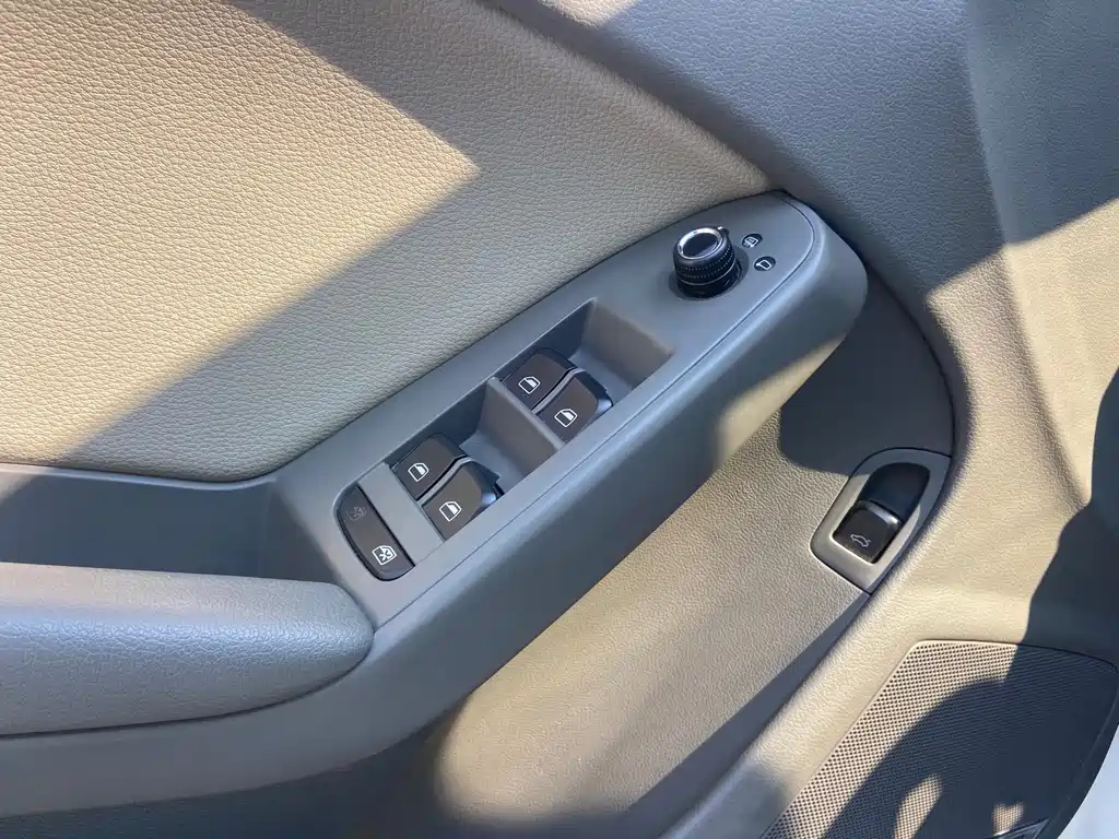 Audi A4L — миниатюра 7