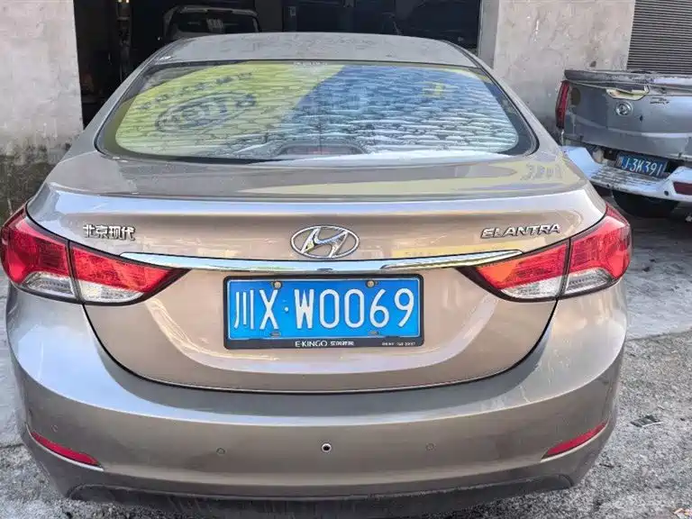 Hyundai Elantra 2012 1.6L AT Luxury