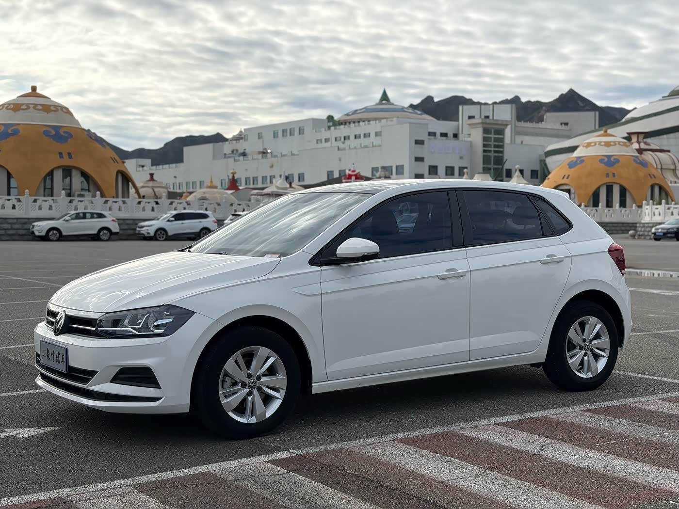 Volkswagen Polo 1.5 л 2021 г. Белый, пробег 28000 км