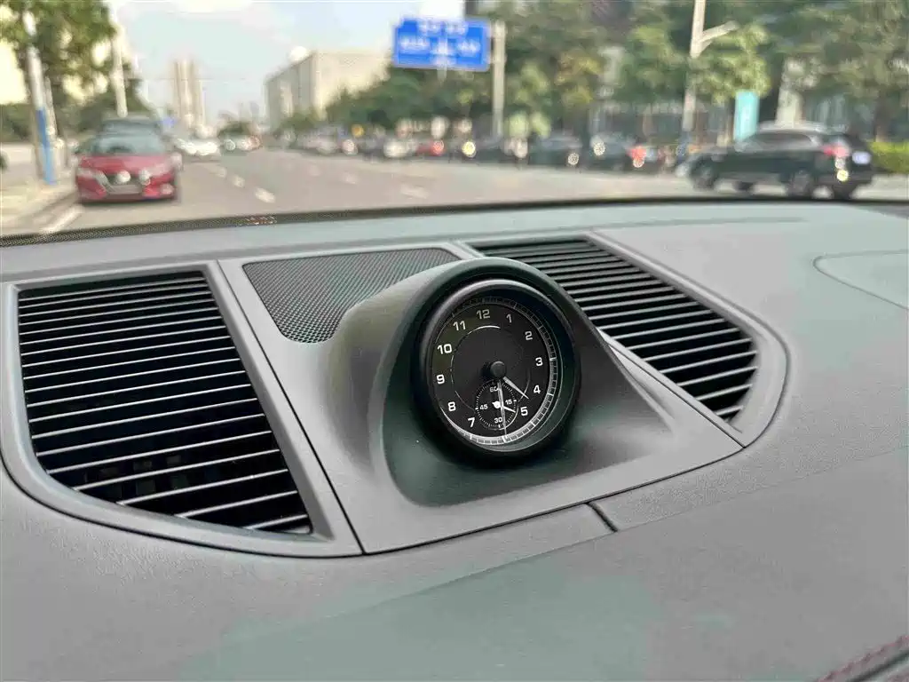 Porsche Macan — миниатюра 15