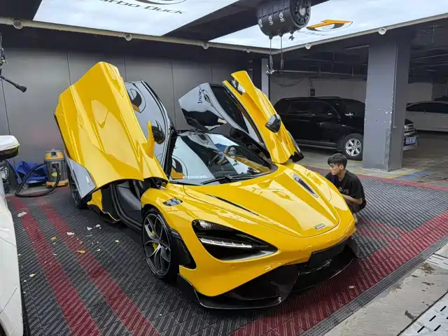 MCLAREN  720S 2021