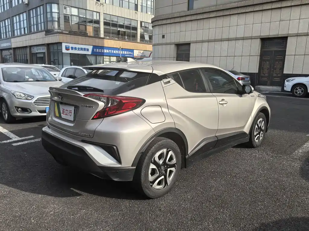 Toyota C-HR EV — миниатюра 5