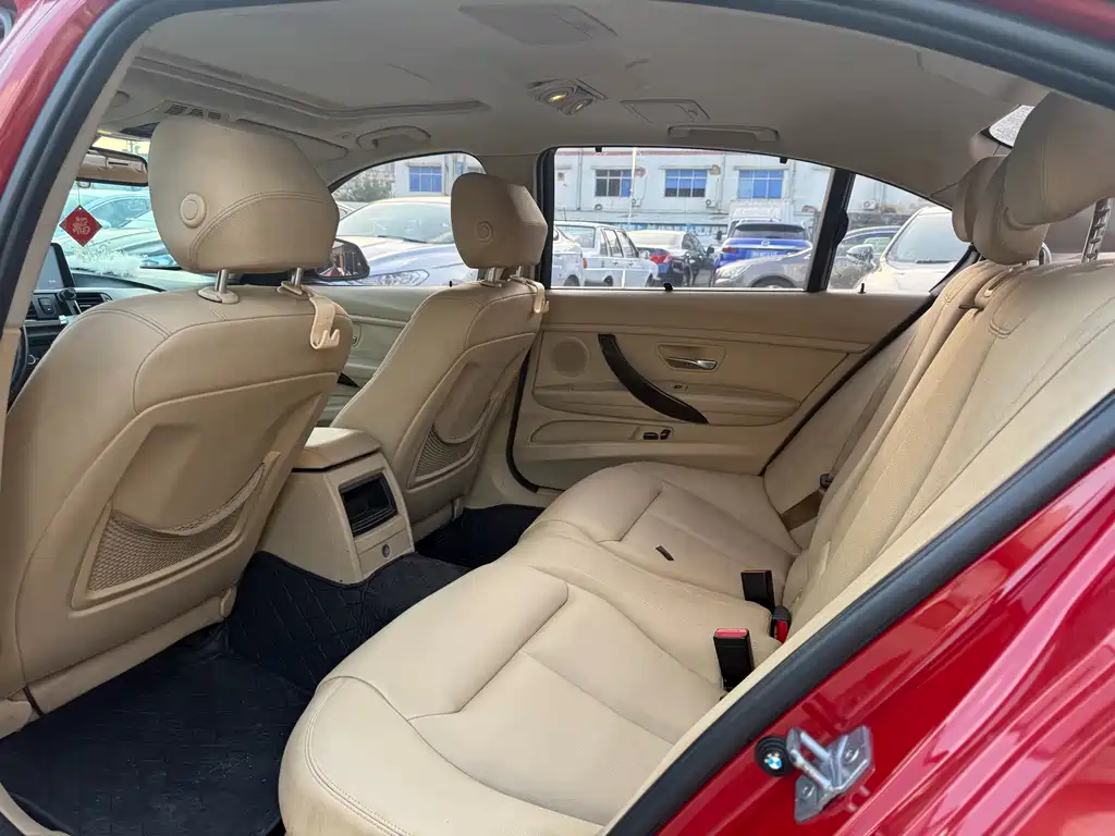 BMW 3 Series — миниатюра 8