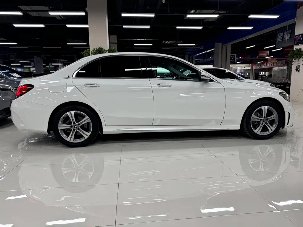 Mercedes-Benz C-Class — миниатюра 8
