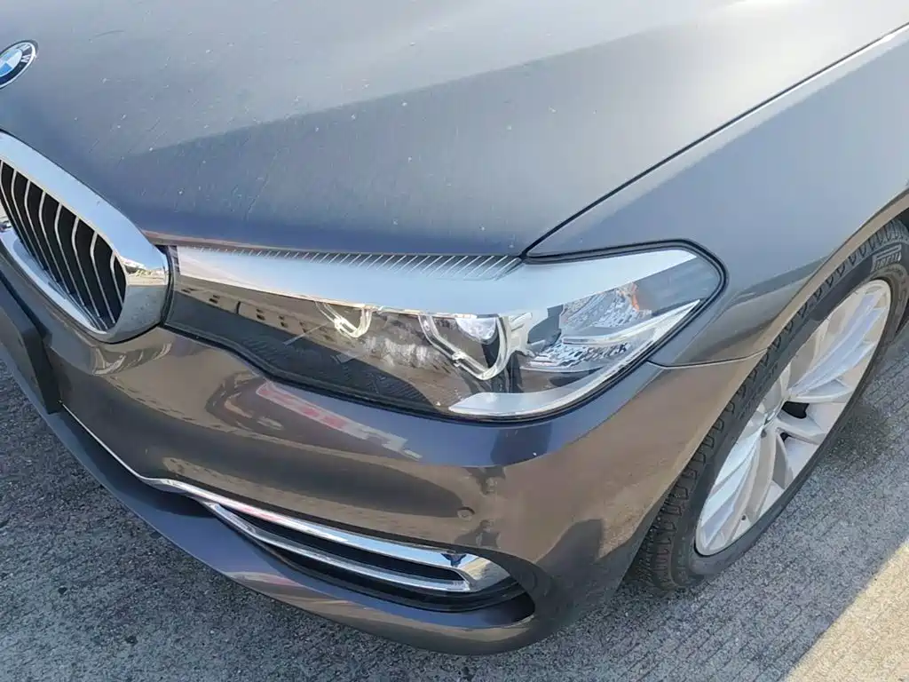 BMW 5 Series — миниатюра 24