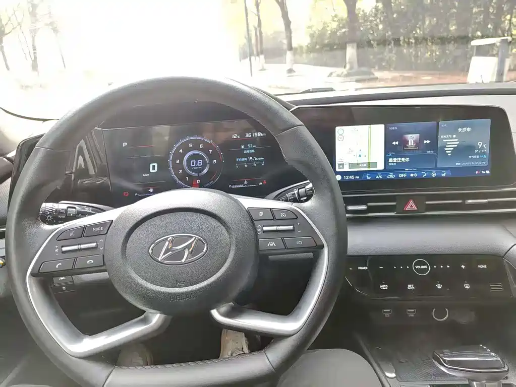 Hyundai Elantra — миниатюра 7