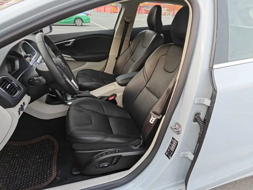 Volvo V40 — миниатюра 11