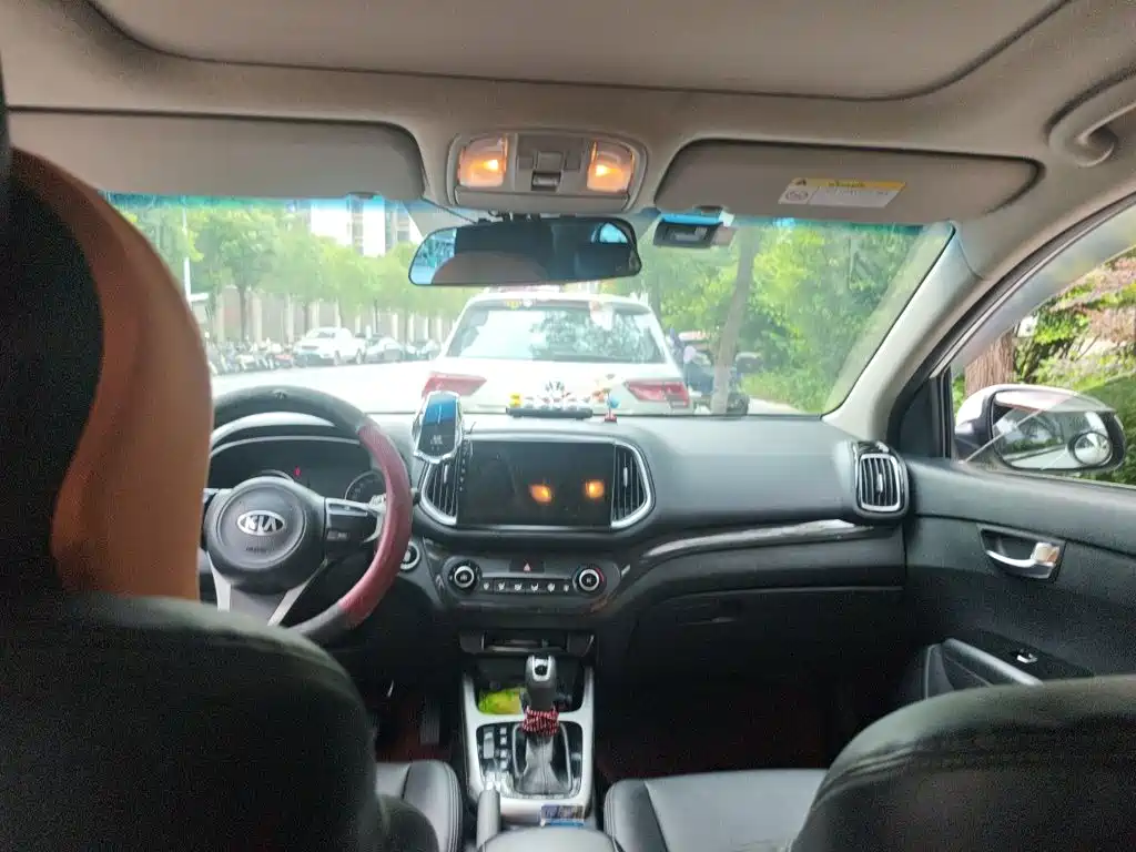 Kia KX3 2015 1.6L AT DLX