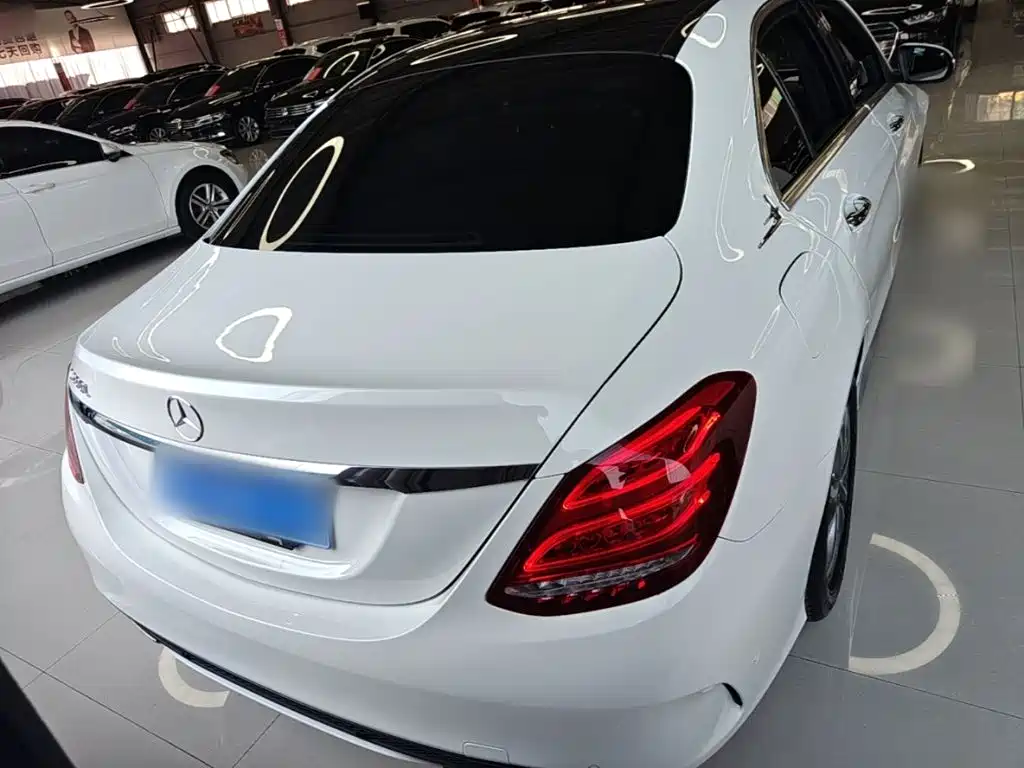 Mercedes-Benz C-Class — миниатюра 6