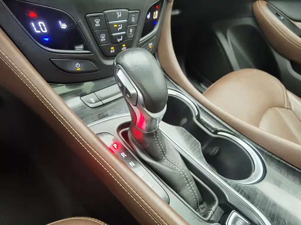 Buick Envision Plus — миниатюра 13