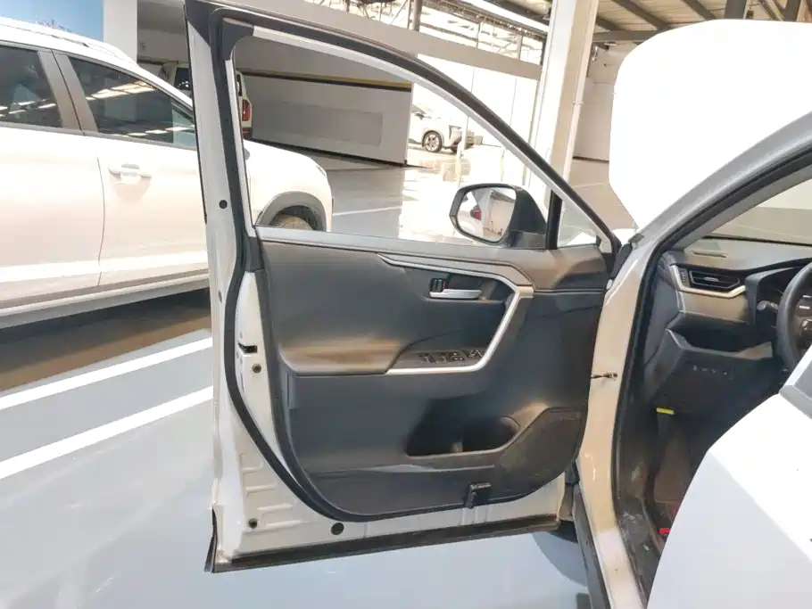 Toyota Wildlander — миниатюра 7