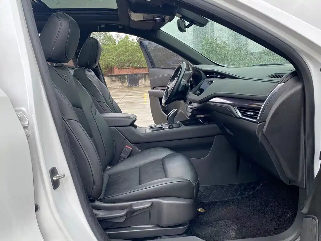 Cadillac XT4 — миниатюра 10