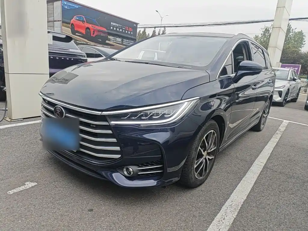 BYD MAX