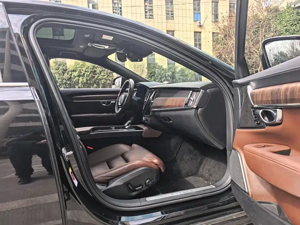 Volvo S90 — миниатюра 7
