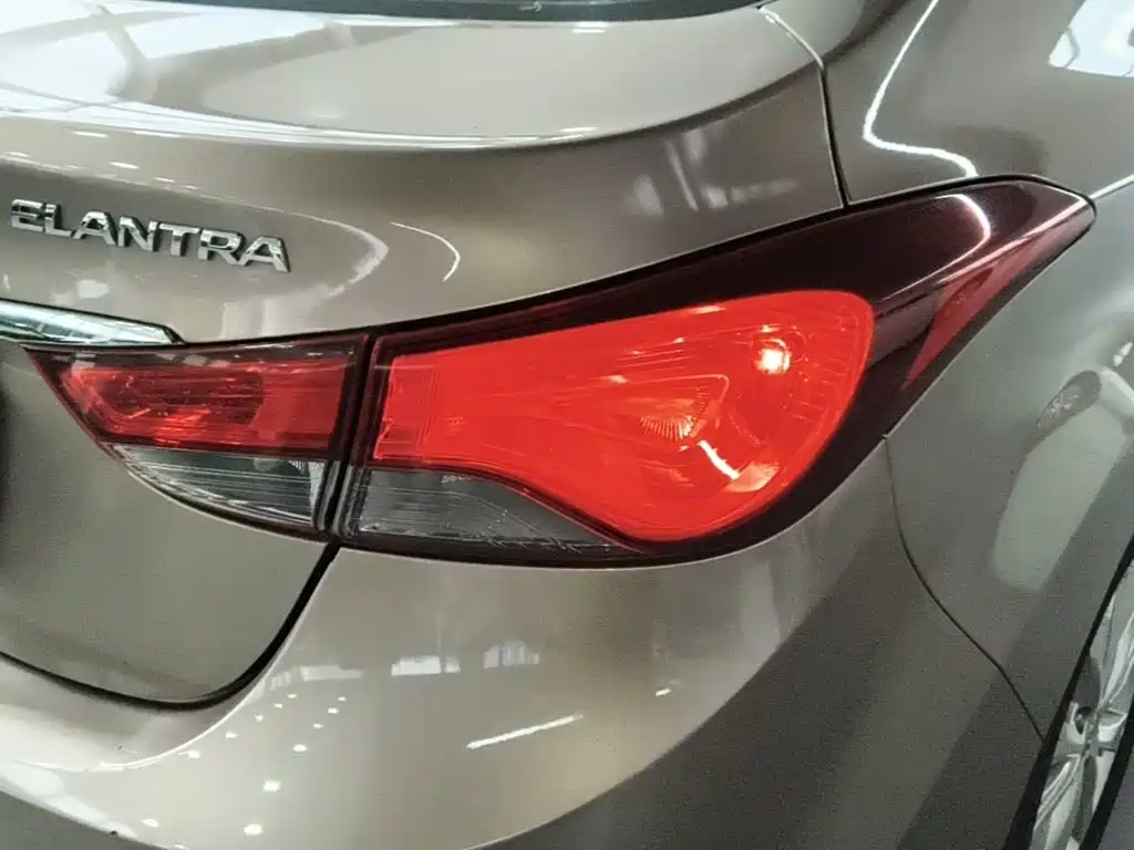 Hyundai Elantra Langdong — миниатюра 8