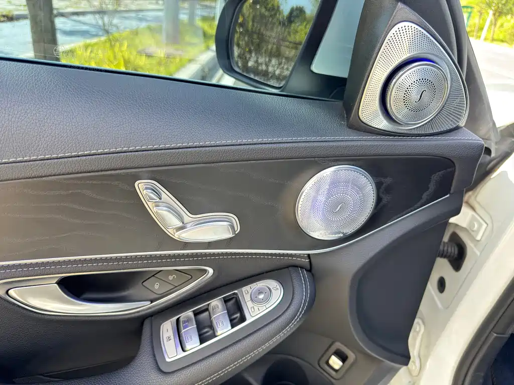 Mercedes-Benz C-Class — миниатюра 13