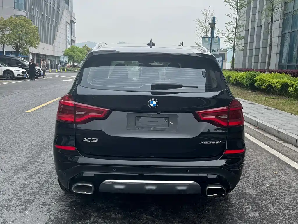 BMW X3 — миниатюра 11