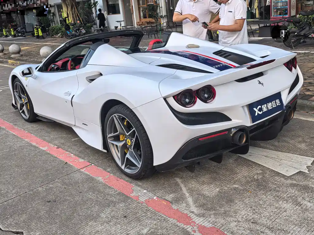 Ferrari F8 — миниатюра 6