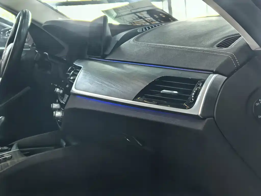 BMW 5 Series New Energy — миниатюра 15