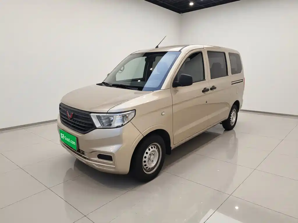 Wuling Hongguang V — миниатюра 2
