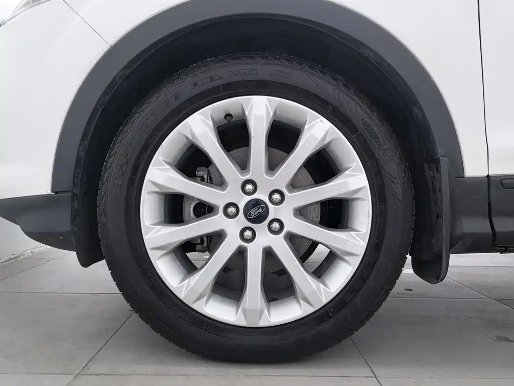Ford Kuga — миниатюра 17