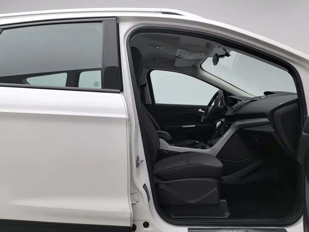 Ford Kuga — миниатюра 23