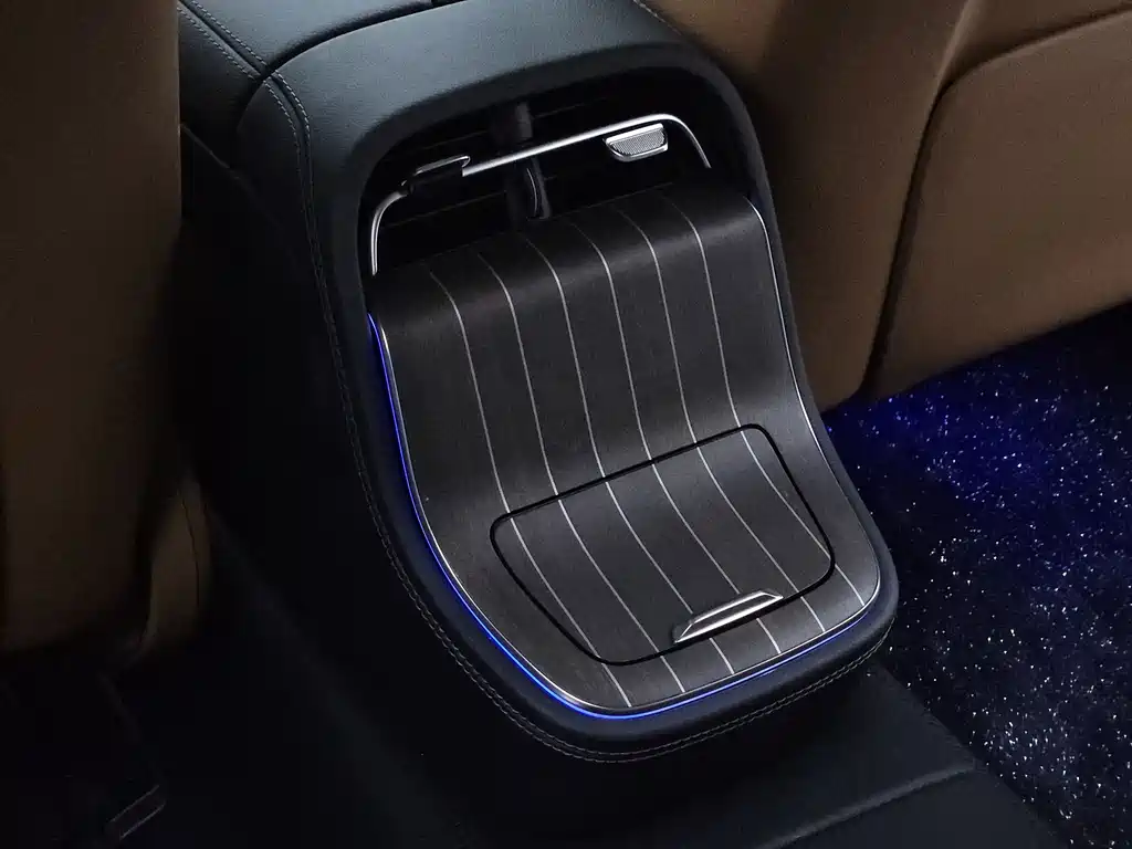 Mercedes-Benz E-Class — миниатюра 15