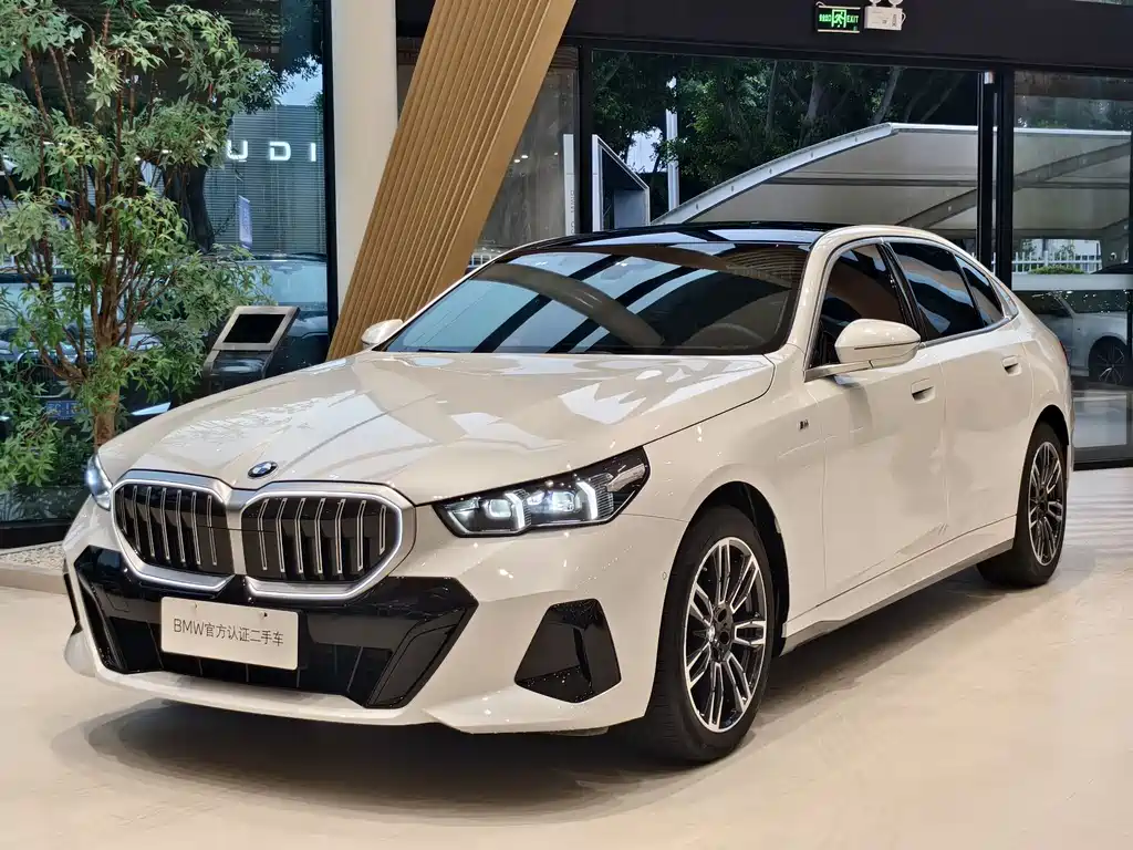 BMW 5 Series 2025