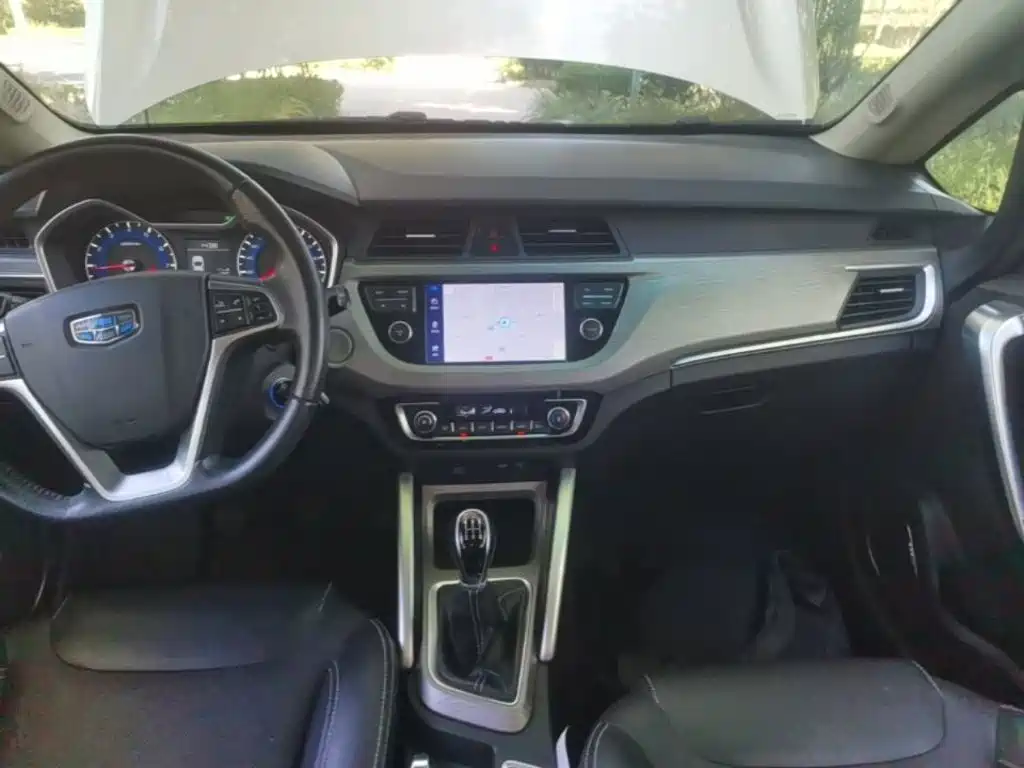 Geely Vision X3 — миниатюра 12