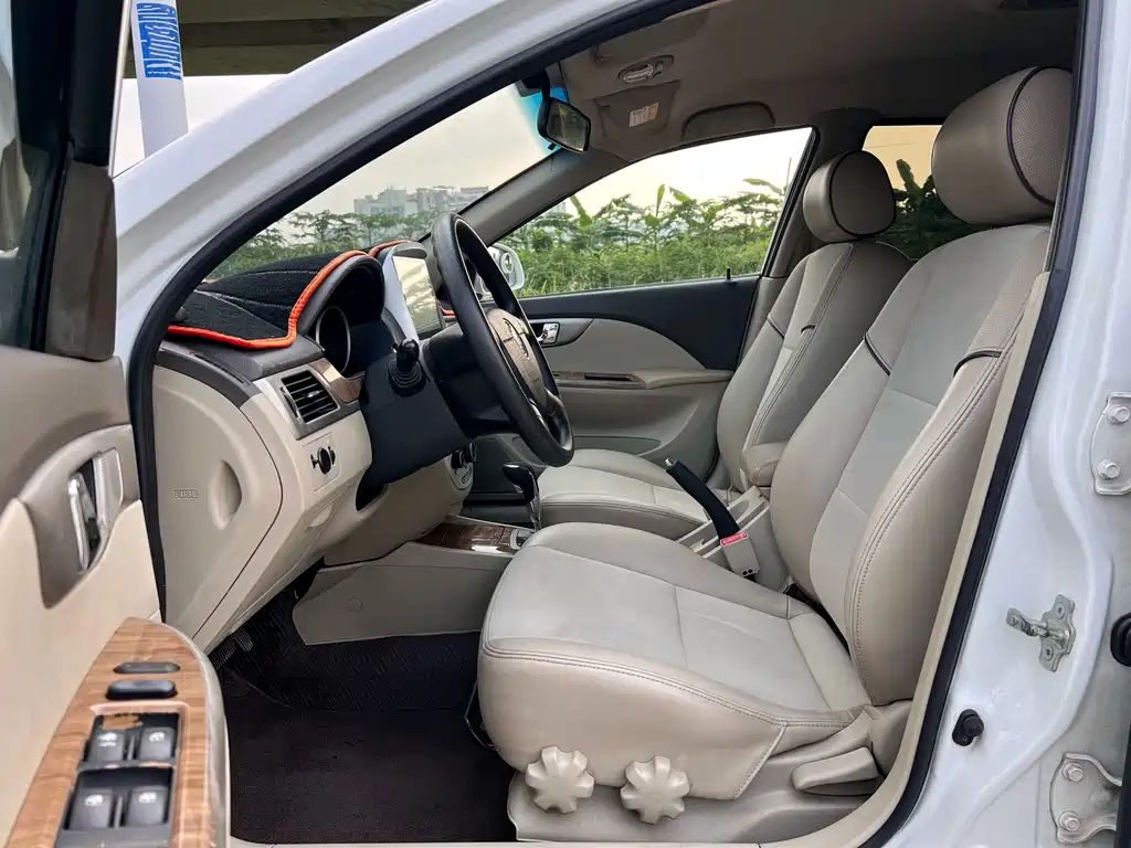 Buick Excelle — миниатюра 4