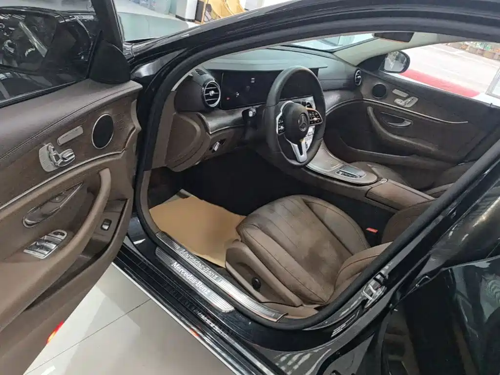 Mercedes-Benz E-Class — миниатюра 16