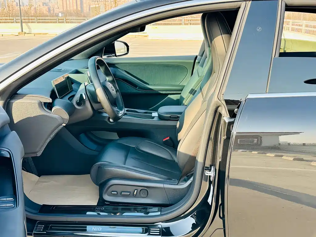NIO NIO ET5T