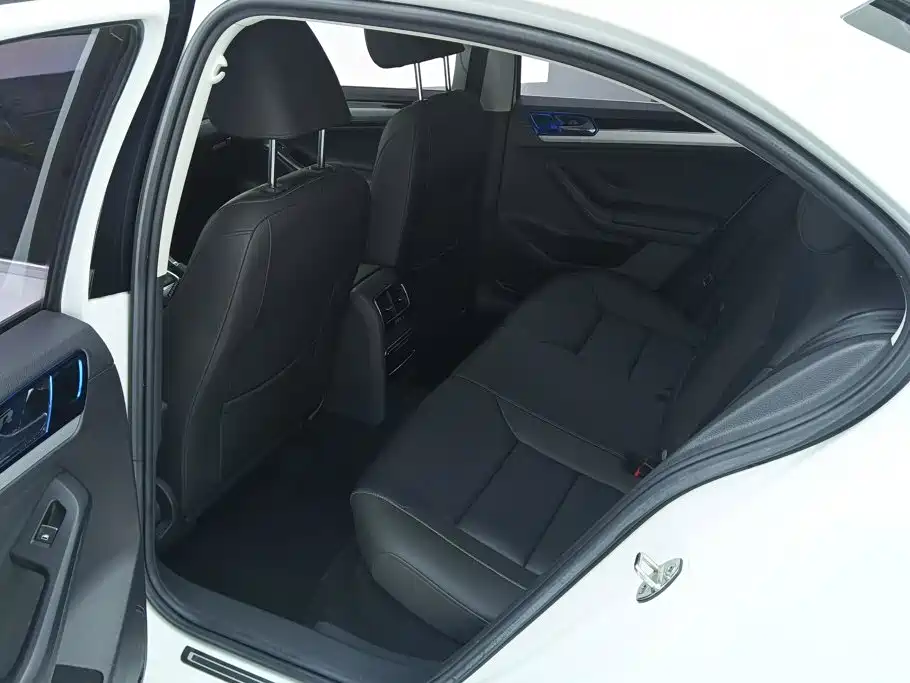 Volkswagen Sagitar — миниатюра 11