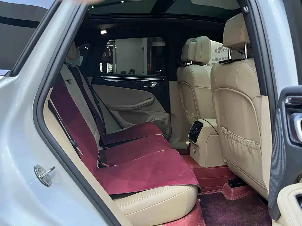 Porsche Macan — миниатюра 15