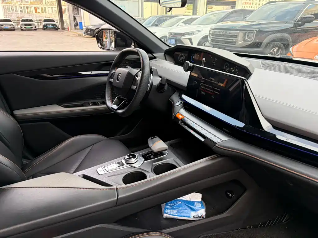 Changan UNI-V 2022 1.5T Luxury