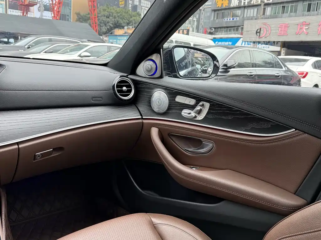 MERCEDES-BENZ E CLASS