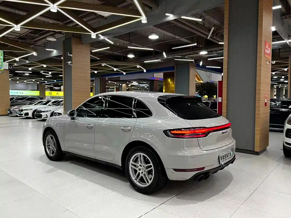 Porsche Macan — миниатюра 4