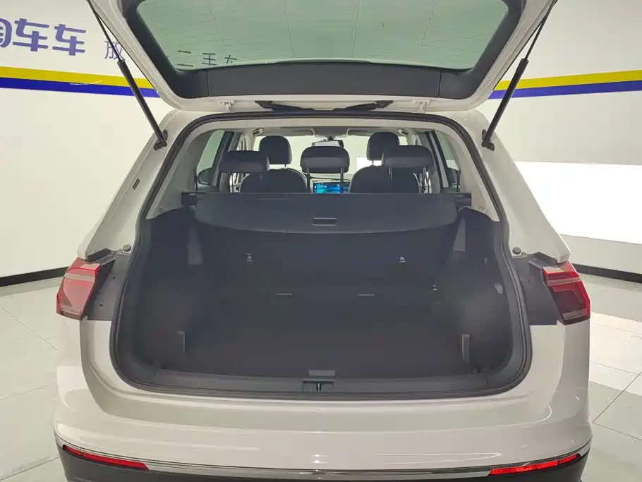 Volkswagen Tiguan L — миниатюра 4
