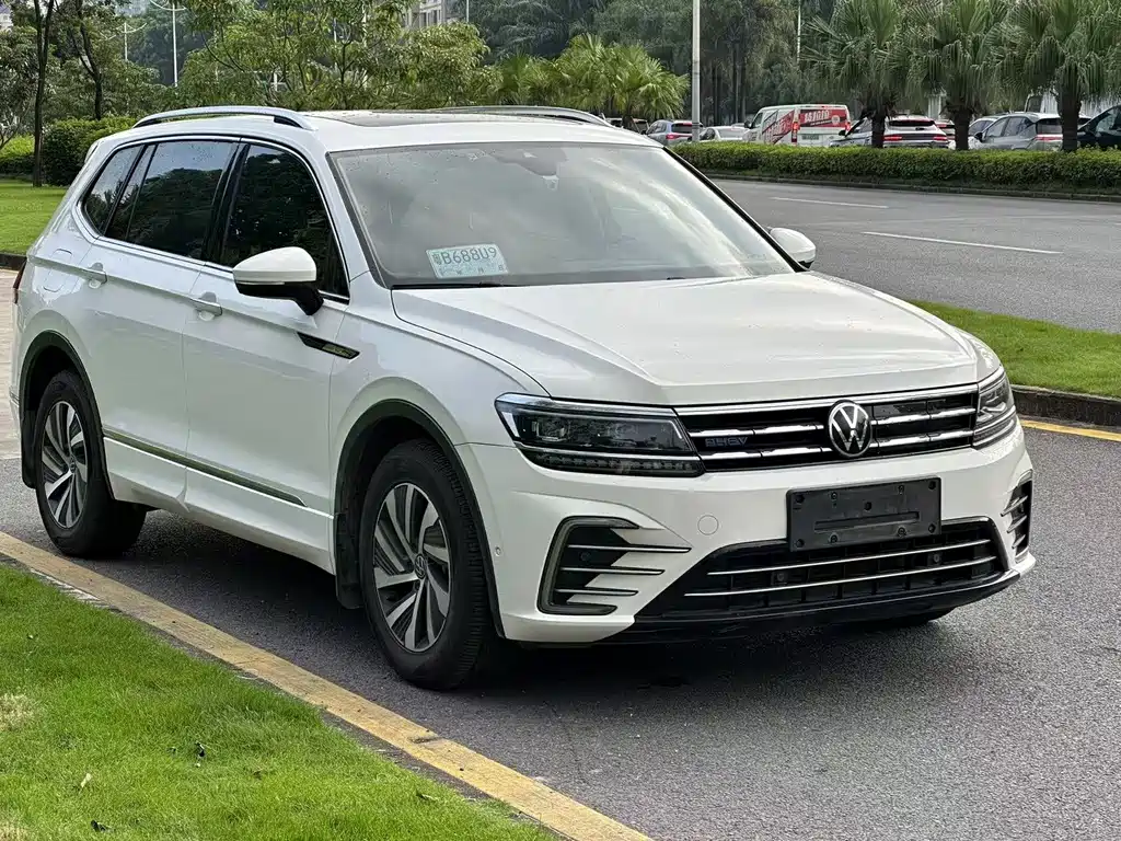 Volkswagen Tiguan L PHEV — миниатюра 3
