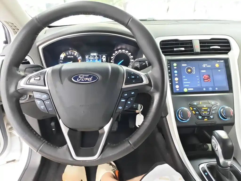 Ford Mondeo — миниатюра 10